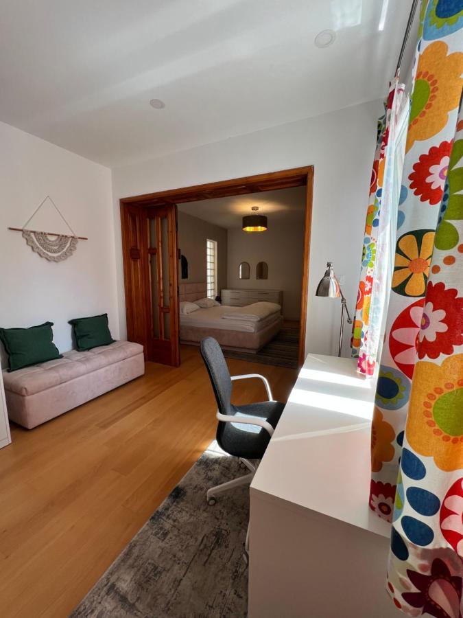 Trip'N'Hostel Chill Zone Tirana Bagian luar foto