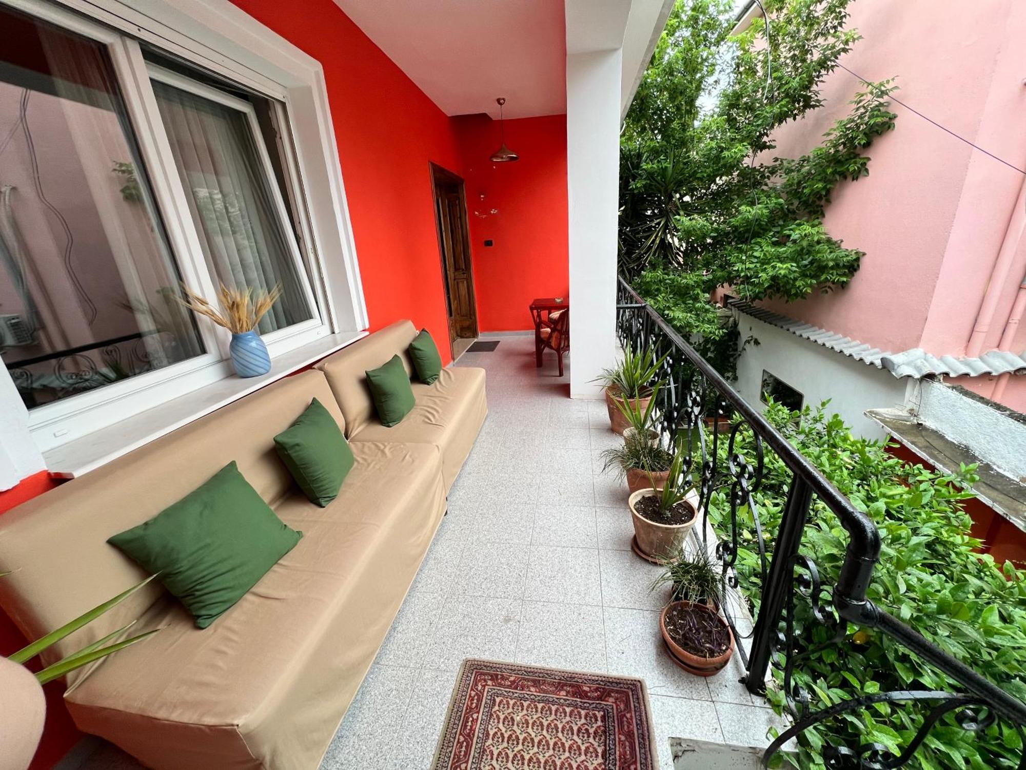 Trip'N'Hostel Chill Zone Tirana Bagian luar foto