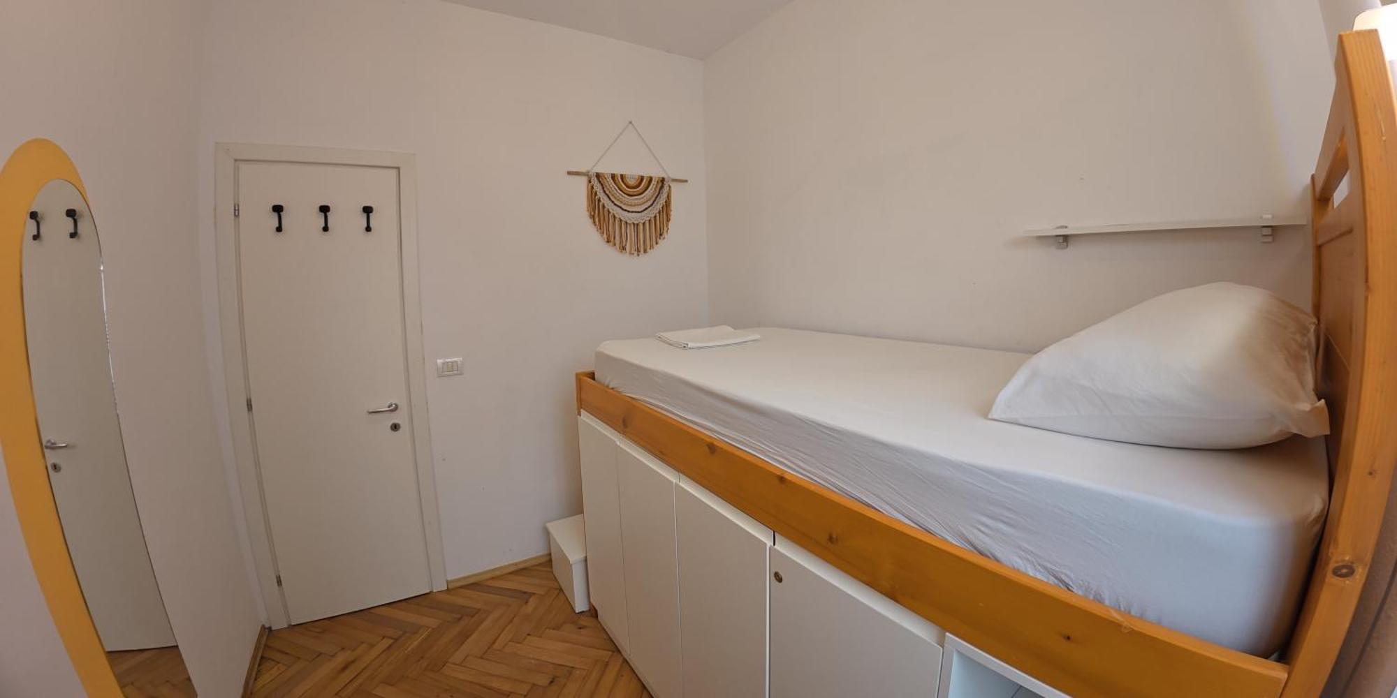 Trip'N'Hostel Chill Zone Tirana Bagian luar foto