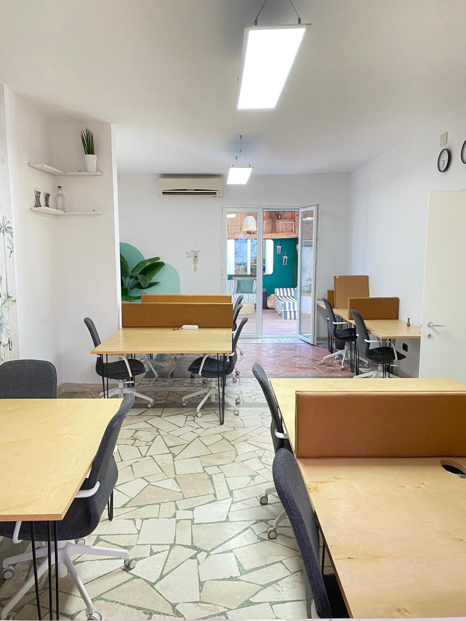 Trip'N'Hostel Chill Zone Tirana Bagian luar foto